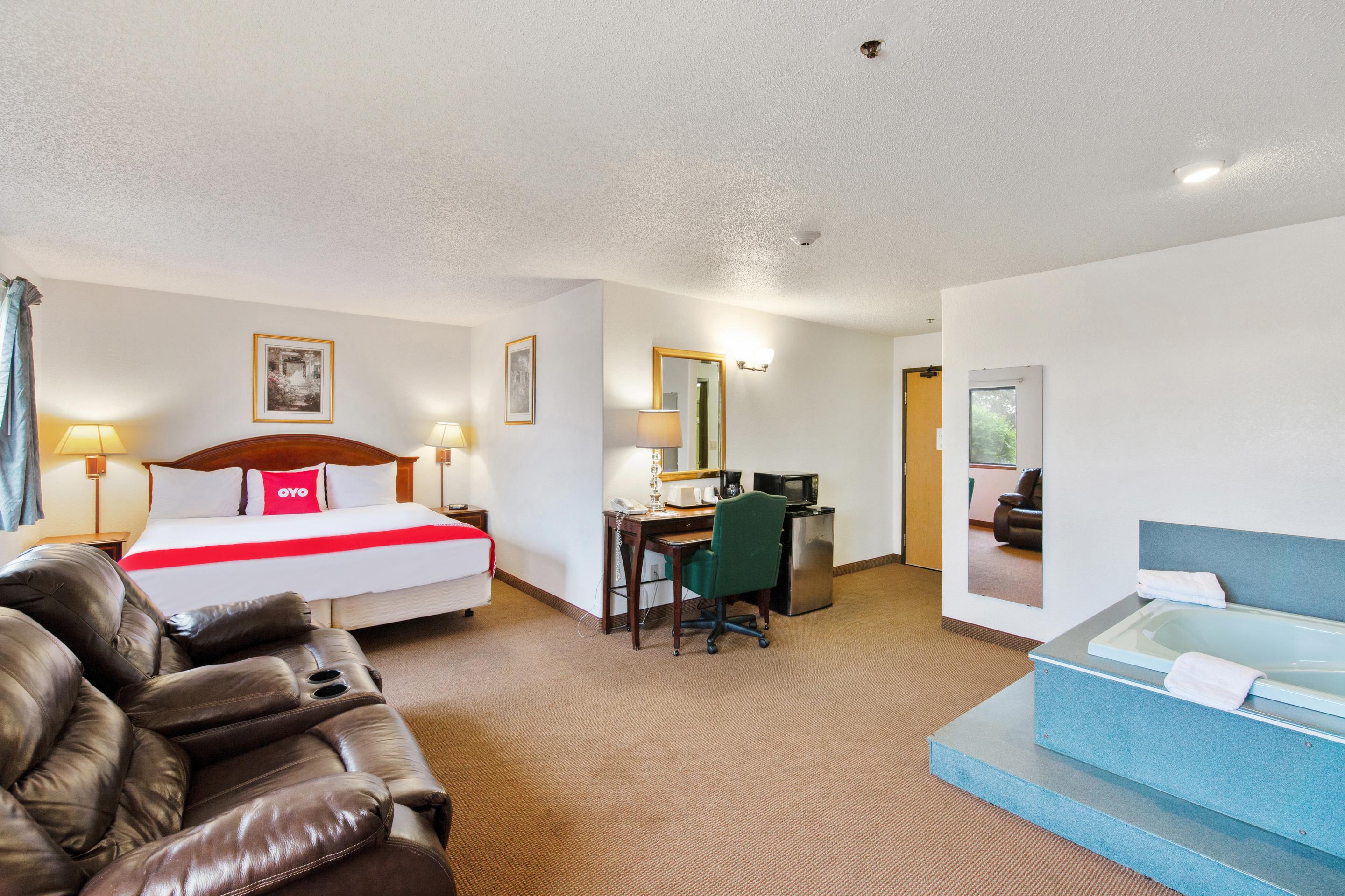 Oyo I-94 Hotel 2*