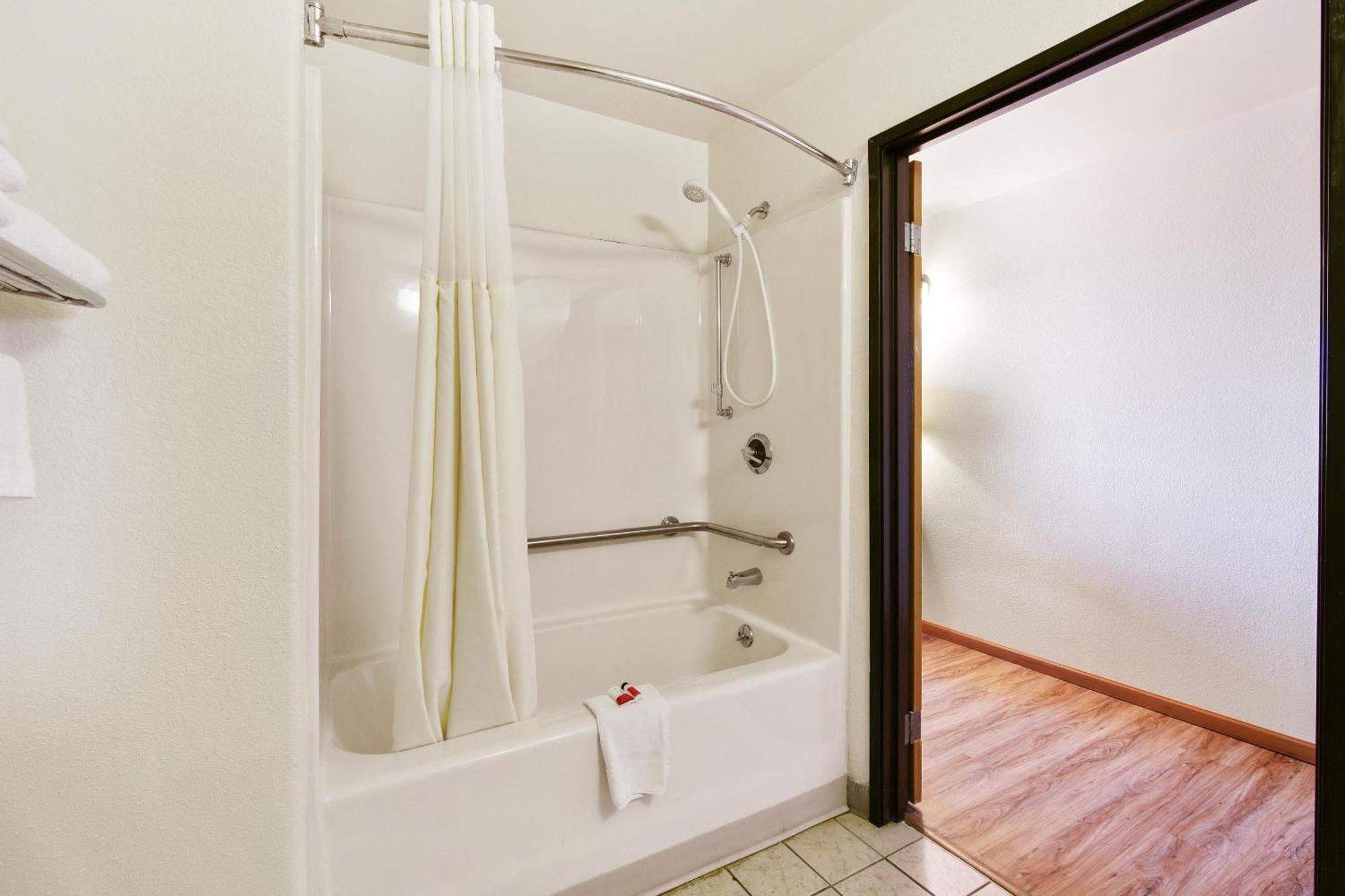 Oyo I-94 Hotel Portage