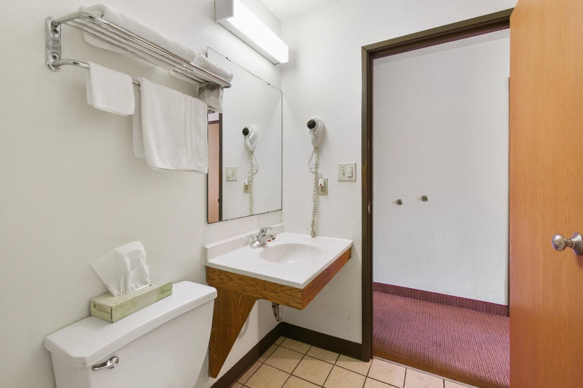 Oyo I-94 Hotel Portage