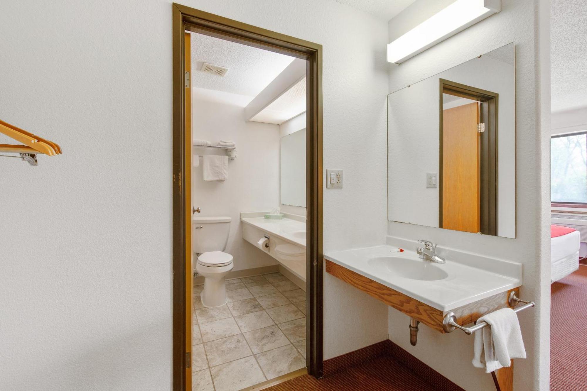 Hotel Oyo I-94 Portage