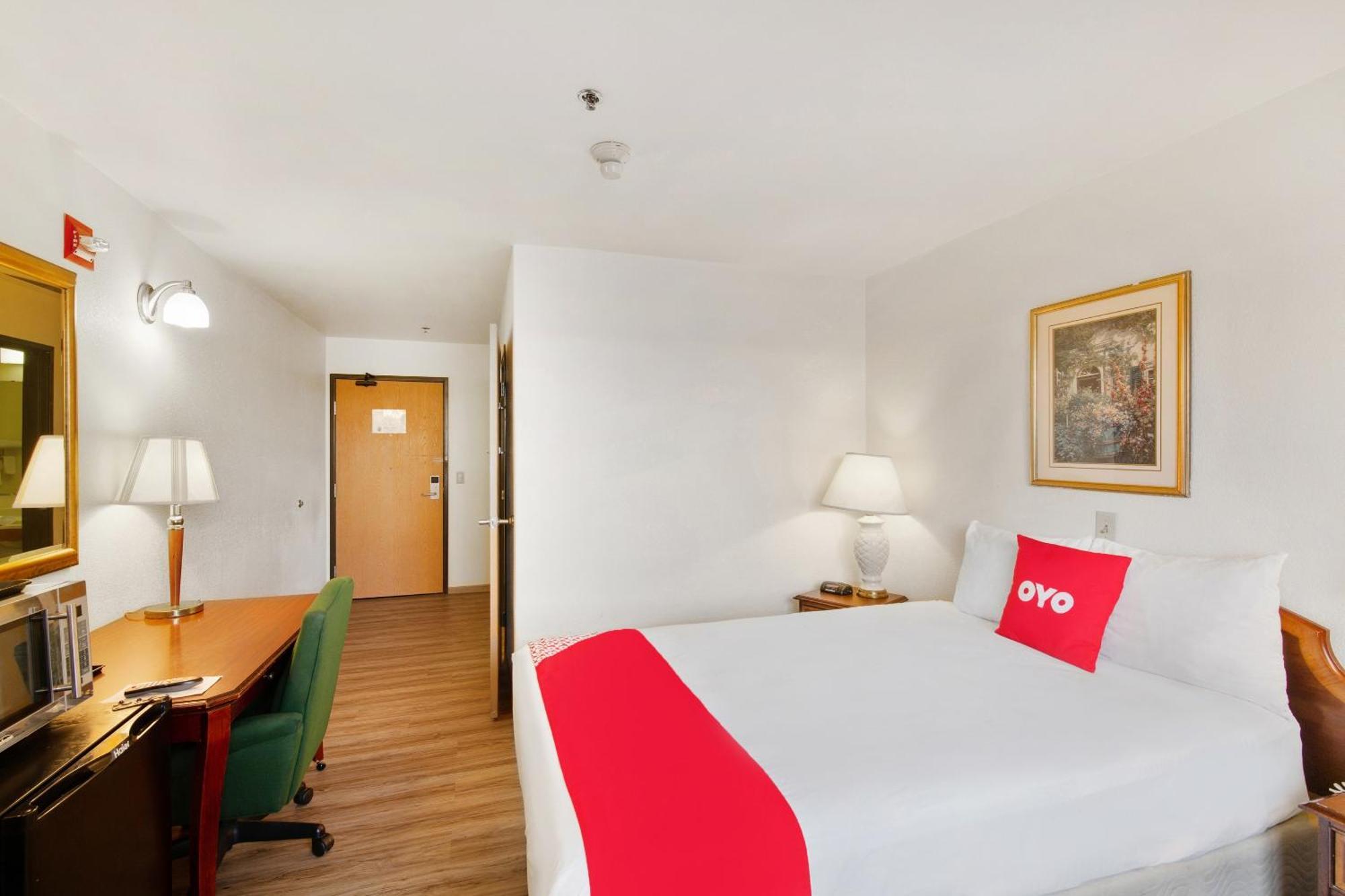 Hotel Oyo I-94 2*